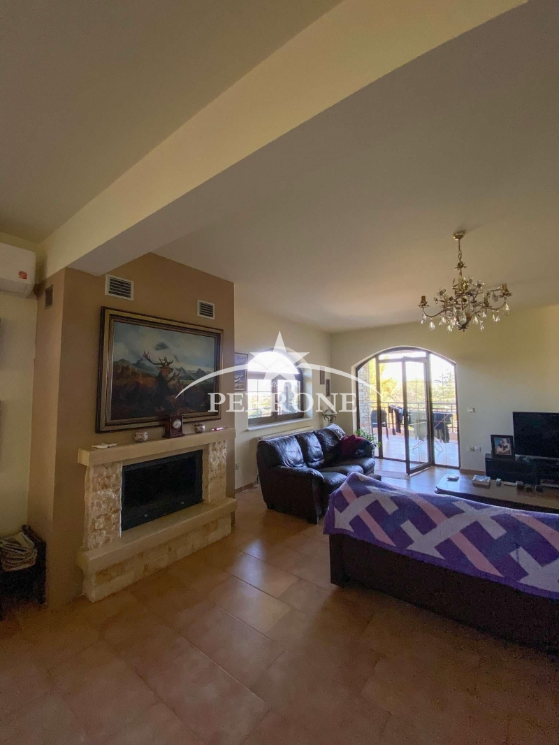 property-img